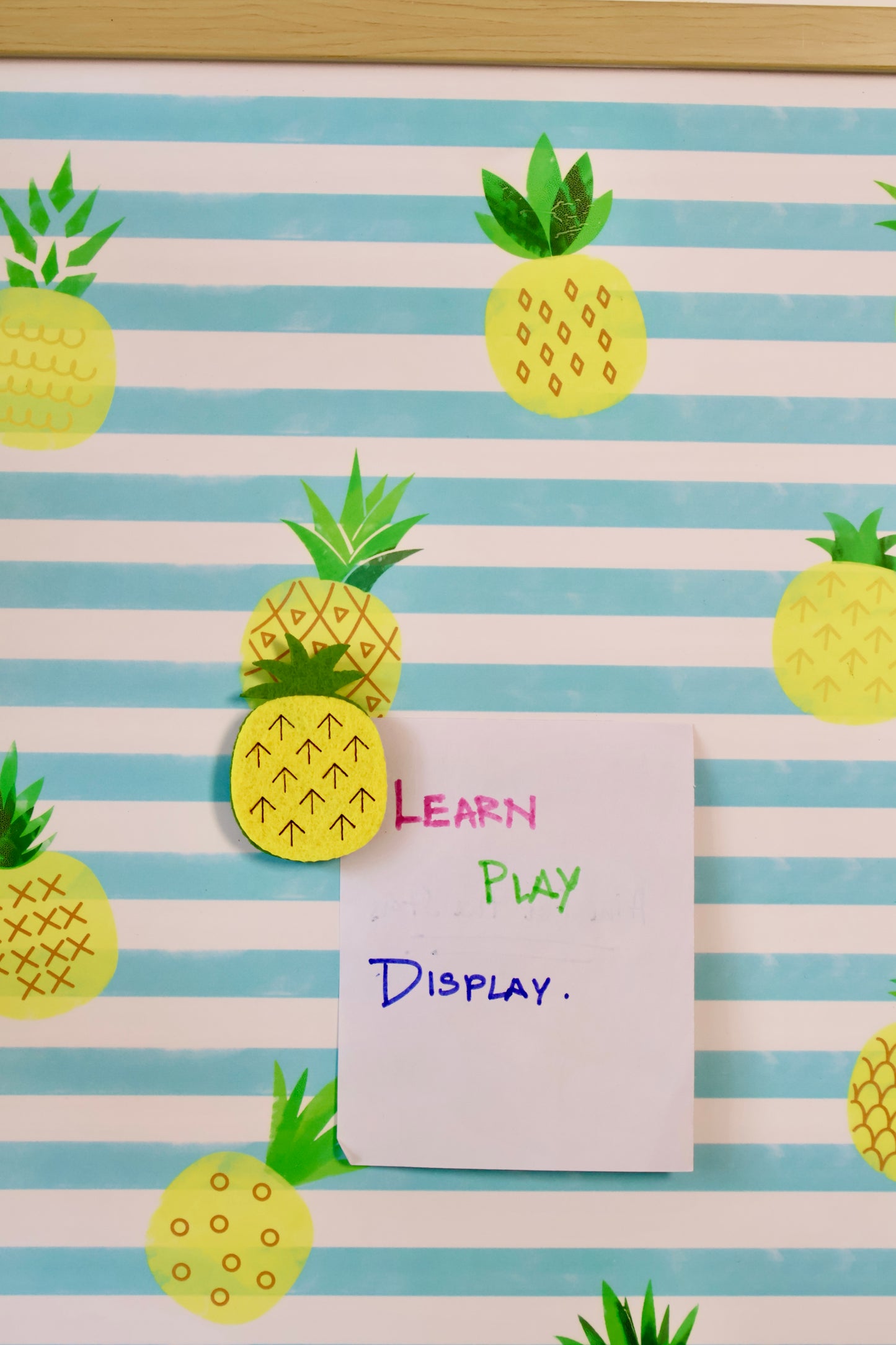 Pineapple Magnetic Pin-Up Board